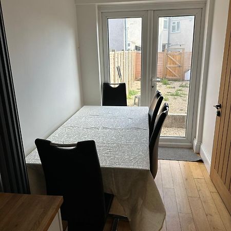 Small Room In Horfield 3 Бристоль Экстерьер фото